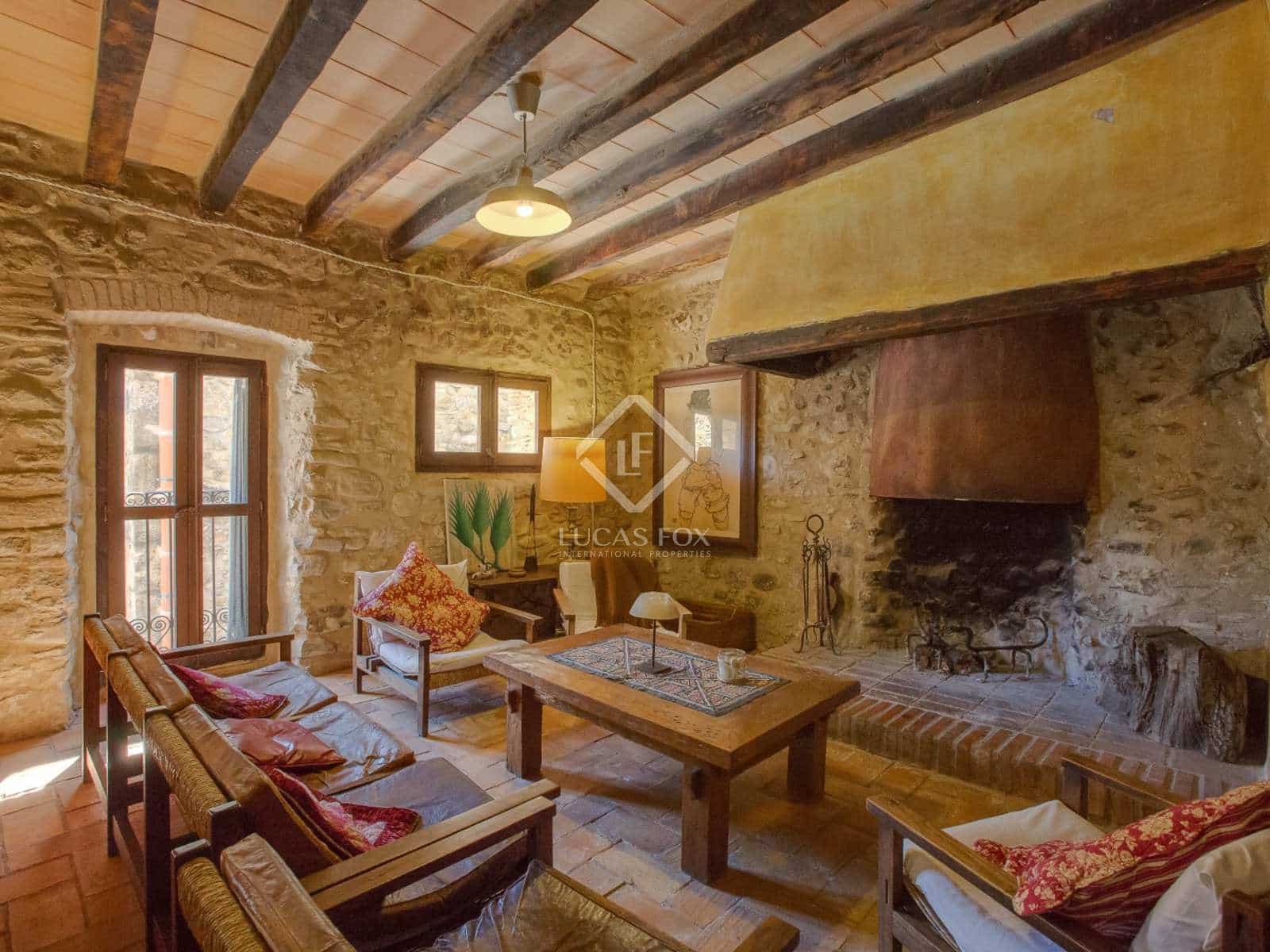 8 soveværelse Finca/Landehus til salg i Esponella med swimmingpool - € 1.290.000 (Ref: 2994284)