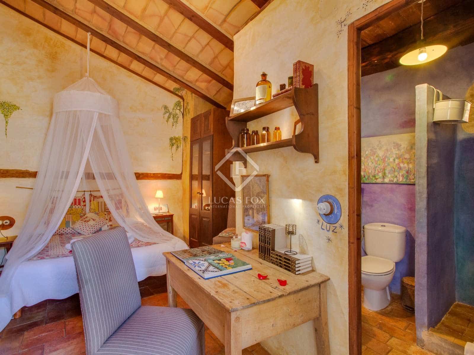 8 soveværelse Finca/Landehus til salg i Esponella med swimmingpool - € 1.290.000 (Ref: 2994284)