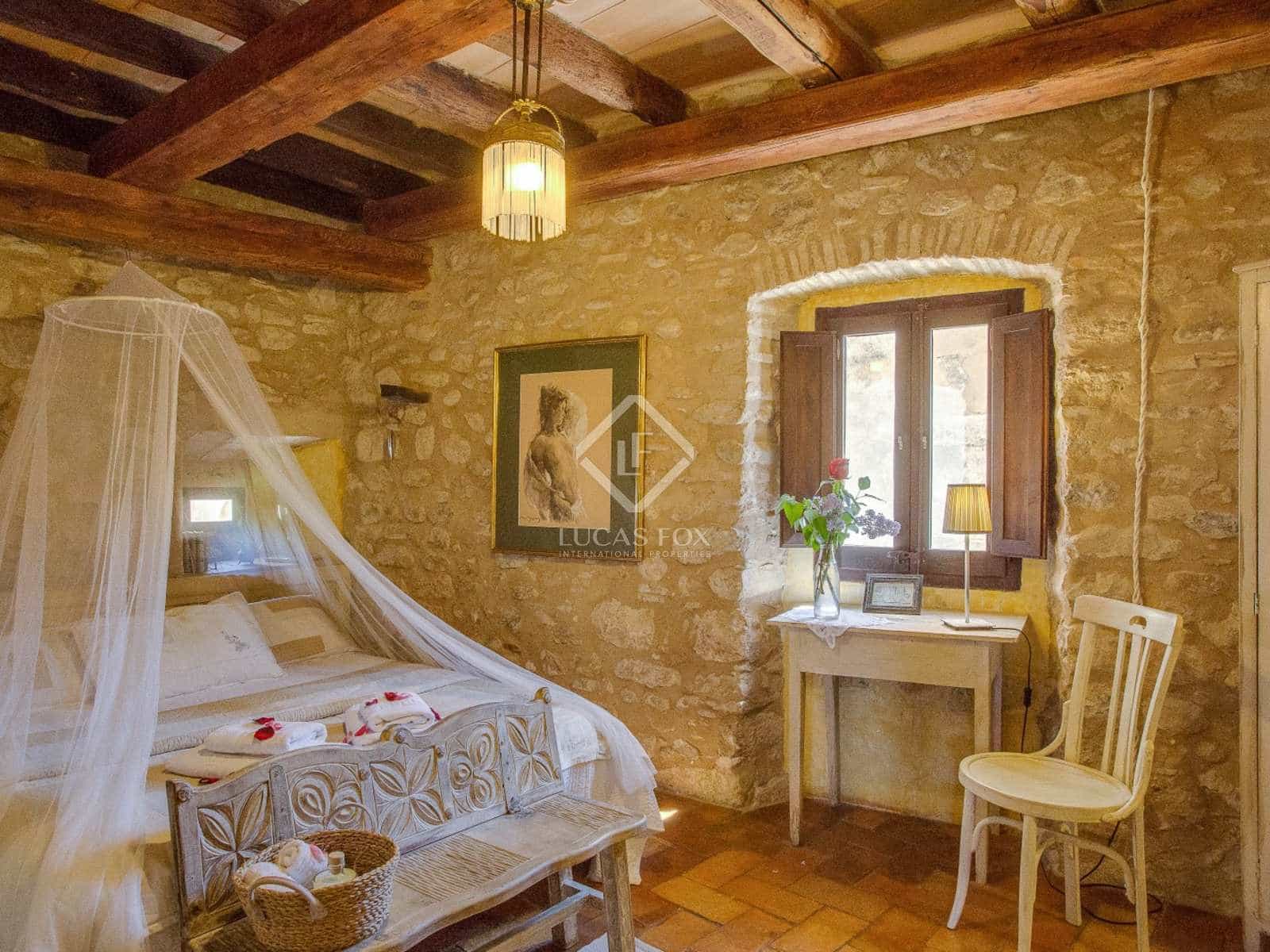 8 soveværelse Finca/Landehus til salg i Esponella med swimmingpool - € 1.290.000 (Ref: 2994284)