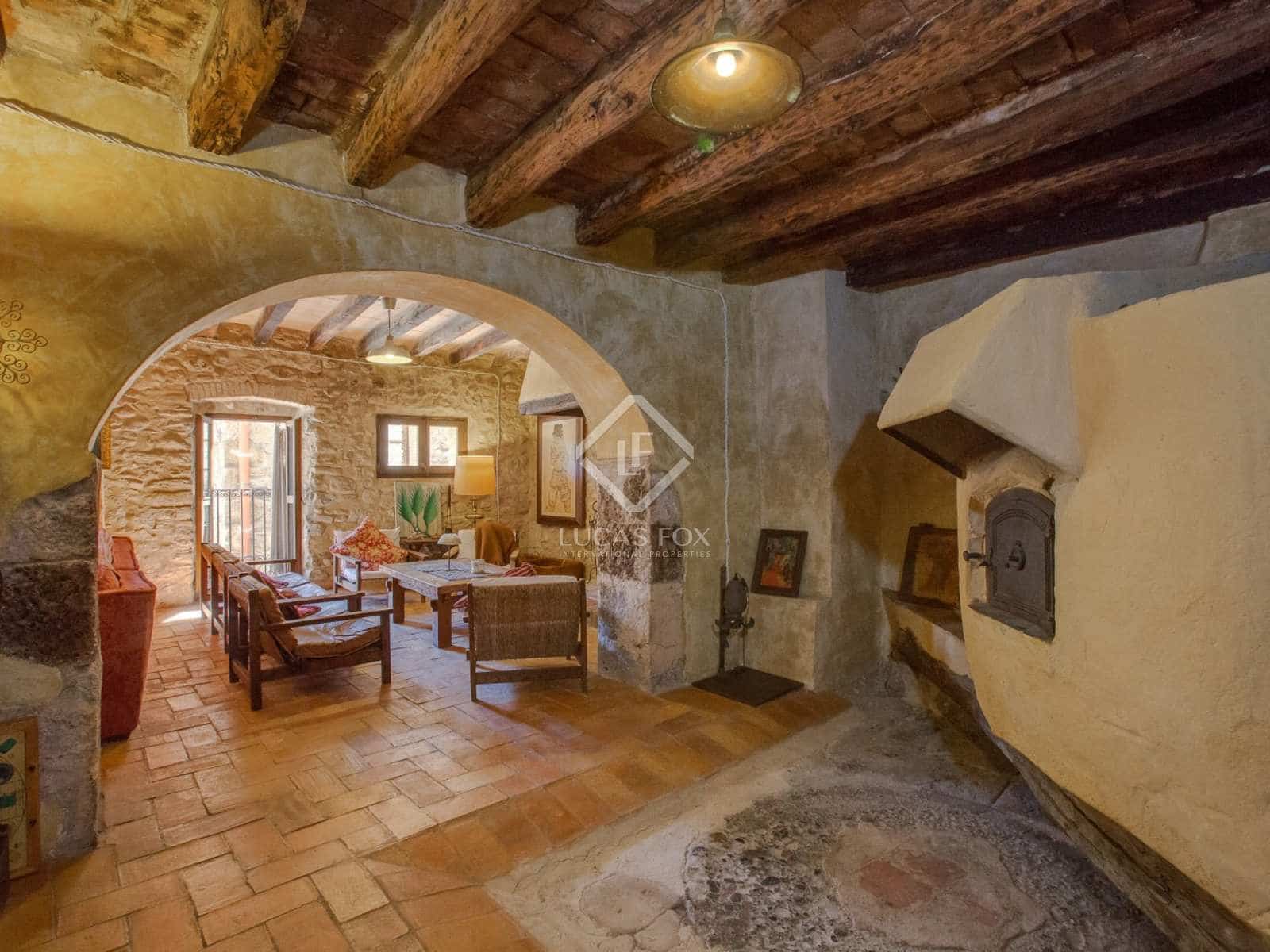 8 soveværelse Finca/Landehus til salg i Esponella med swimmingpool - € 1.290.000 (Ref: 2994284)