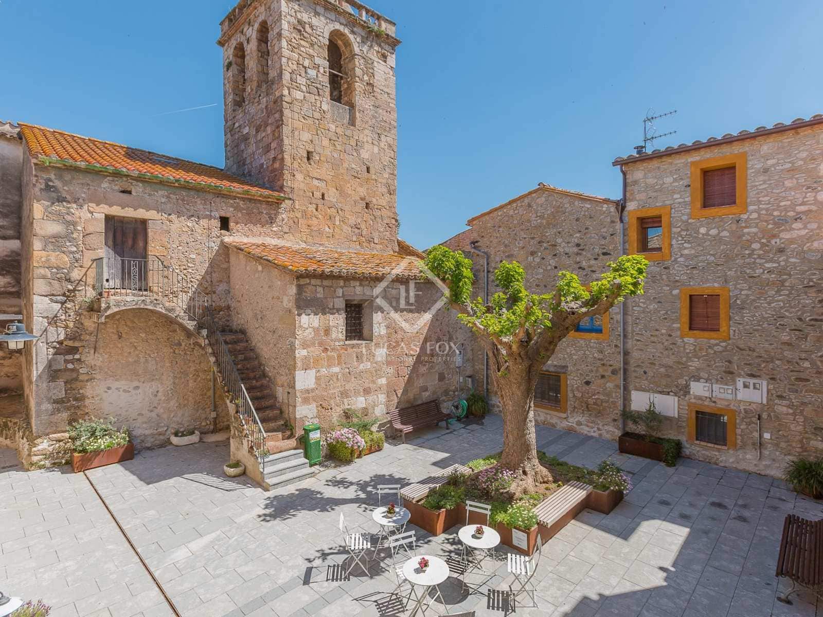 8 soveværelse Finca/Landehus til salg i Esponella med swimmingpool - € 1.290.000 (Ref: 2994284)