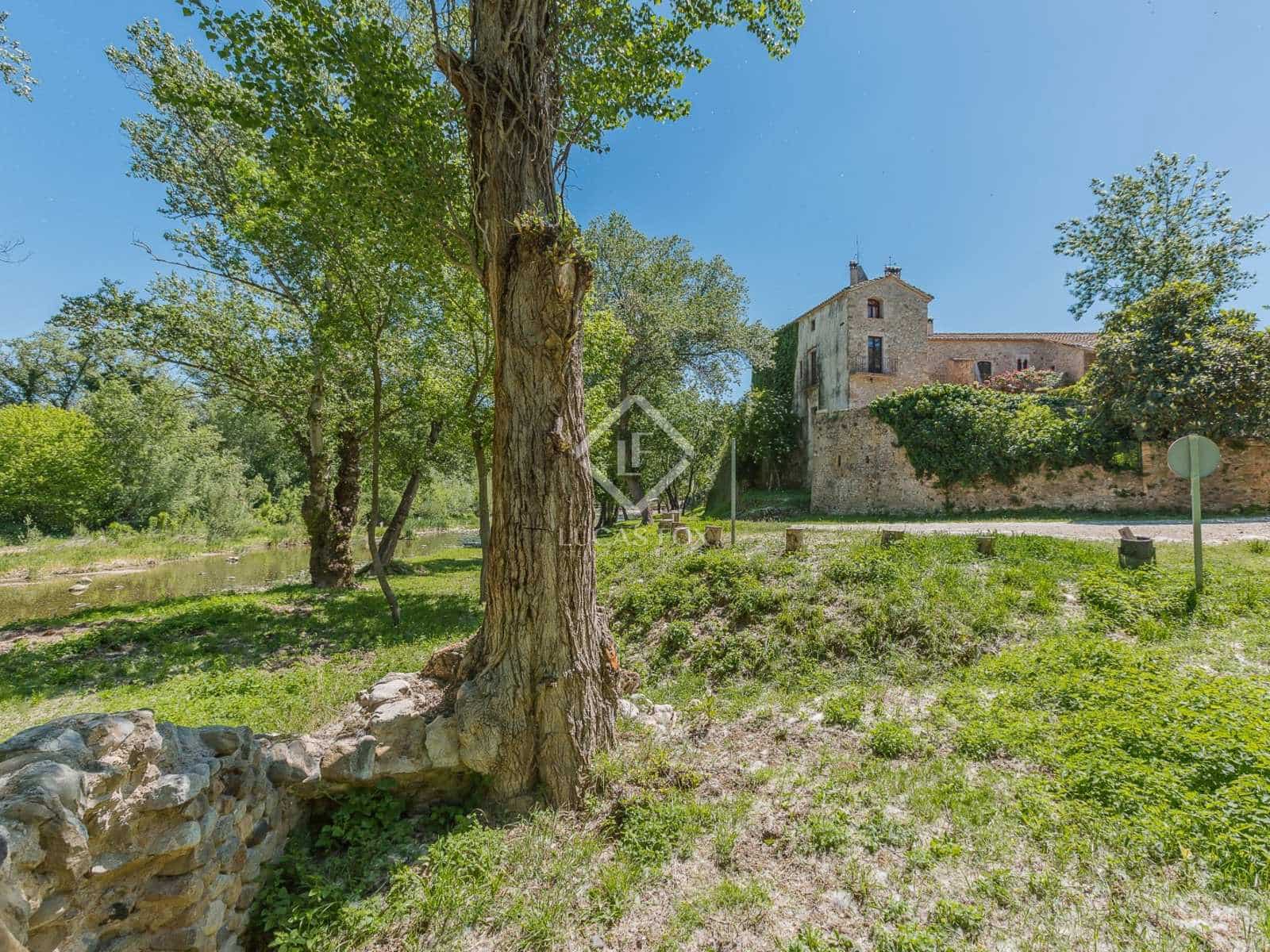 8 soveværelse Finca/Landehus til salg i Esponella med swimmingpool - € 1.290.000 (Ref: 2994284)