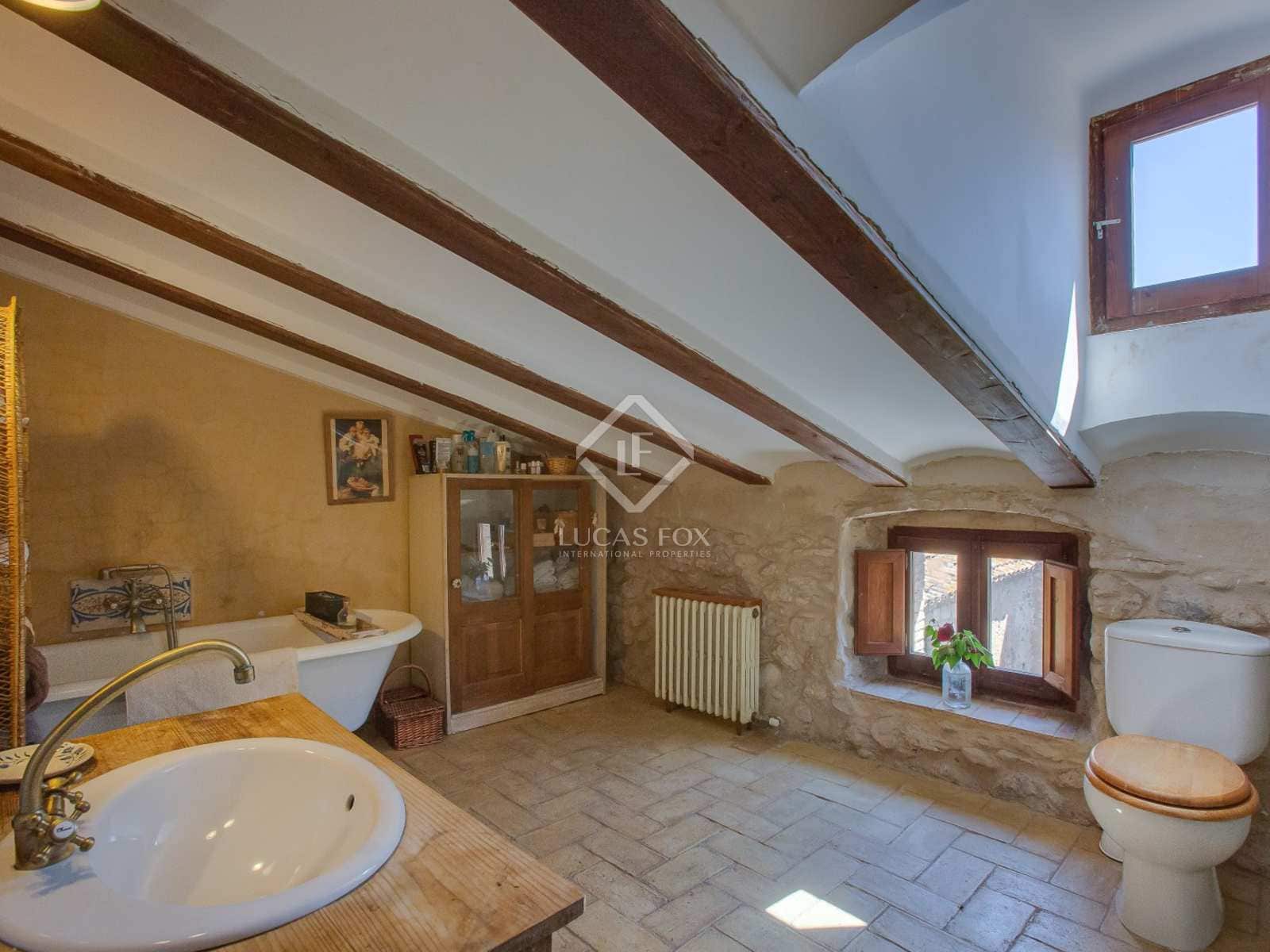 8 soveværelse Finca/Landehus til salg i Esponella med swimmingpool - € 1.290.000 (Ref: 2994284)