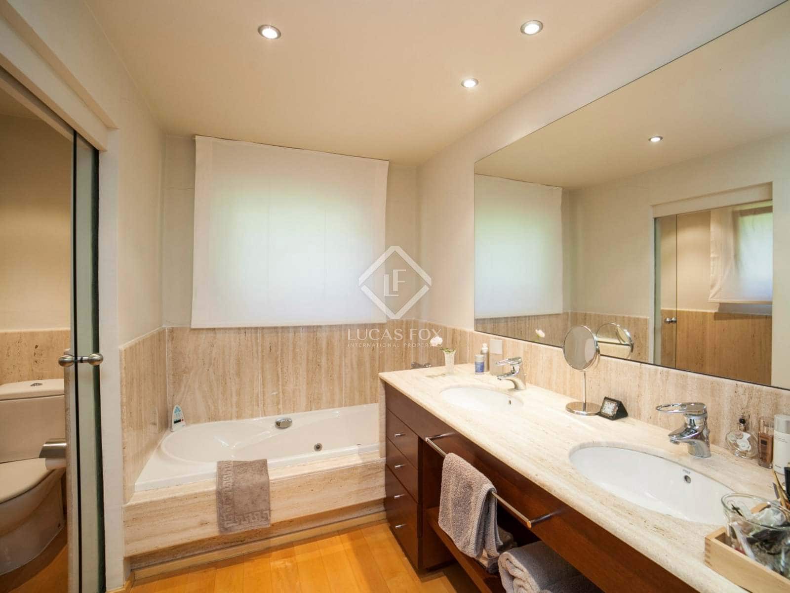 5 makuuhuone Huvila myytävänä paikassa Lloret de Mar mukana uima-altaan 
autotalli - 2 450 000 € (Ref: 2997480)