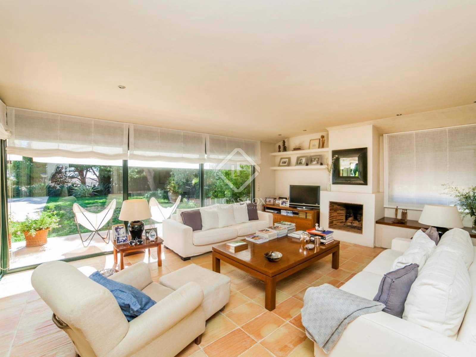 5 makuuhuone Huvila myytävänä paikassa Lloret de Mar mukana uima-altaan 
autotalli - 2 450 000 € (Ref: 2997480)