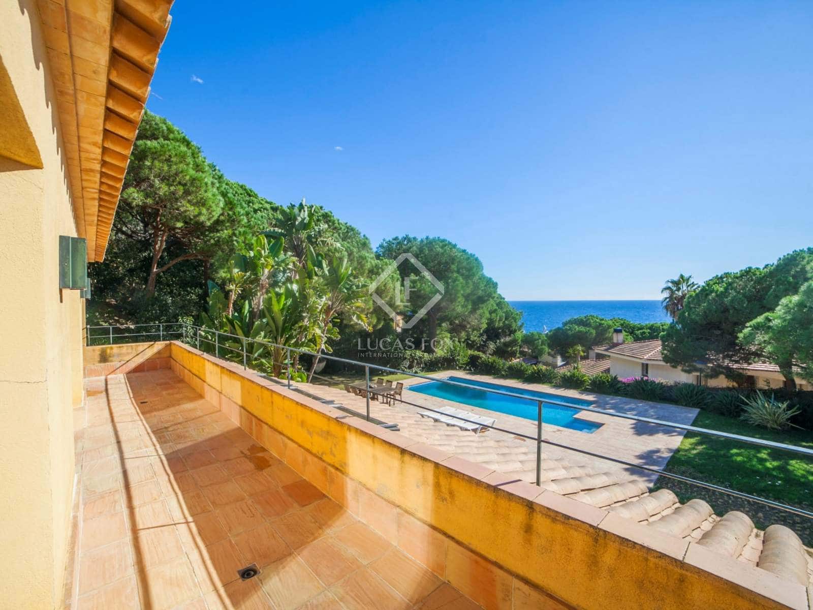 5 makuuhuone Huvila myytävänä paikassa Lloret de Mar mukana uima-altaan 
autotalli - 2 450 000 € (Ref: 2997480)