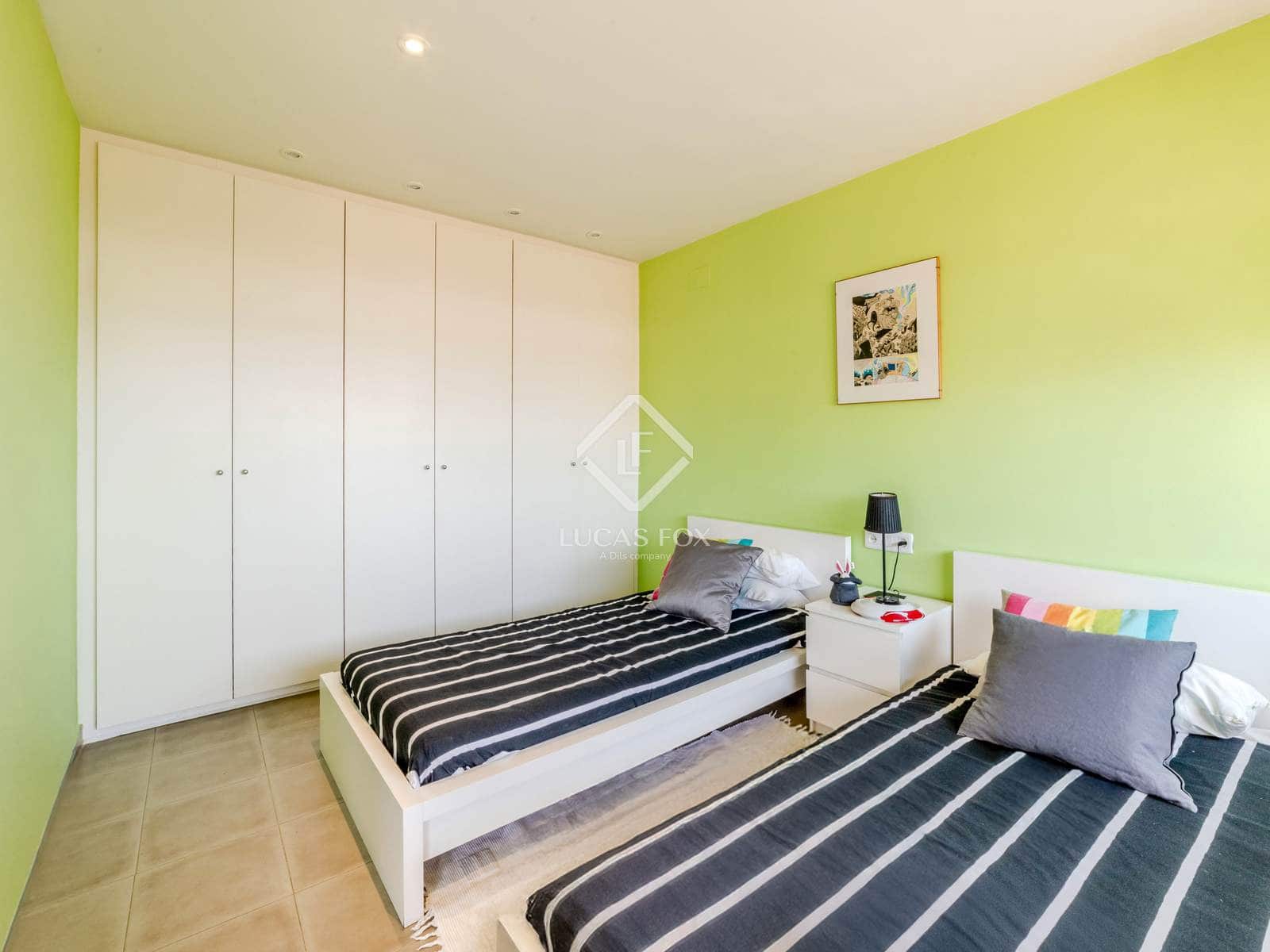 7 soveværelse Villa til salg i Sitges med swimmingpool garage - € 1.175.000 (Ref: 3026141)