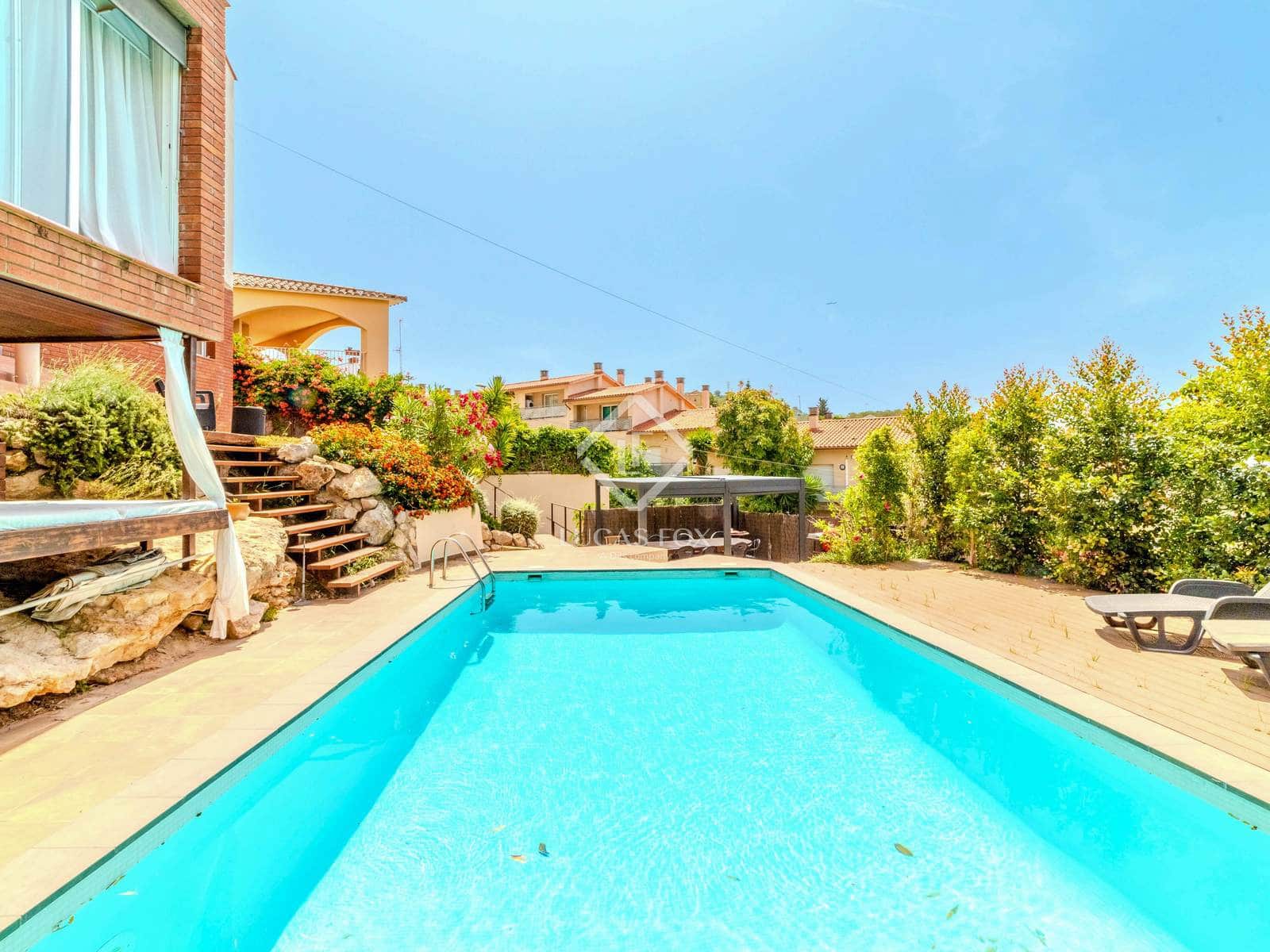 7 soveværelse Villa til salg i Sitges med swimmingpool garage - € 1.175.000 (Ref: 3026141)