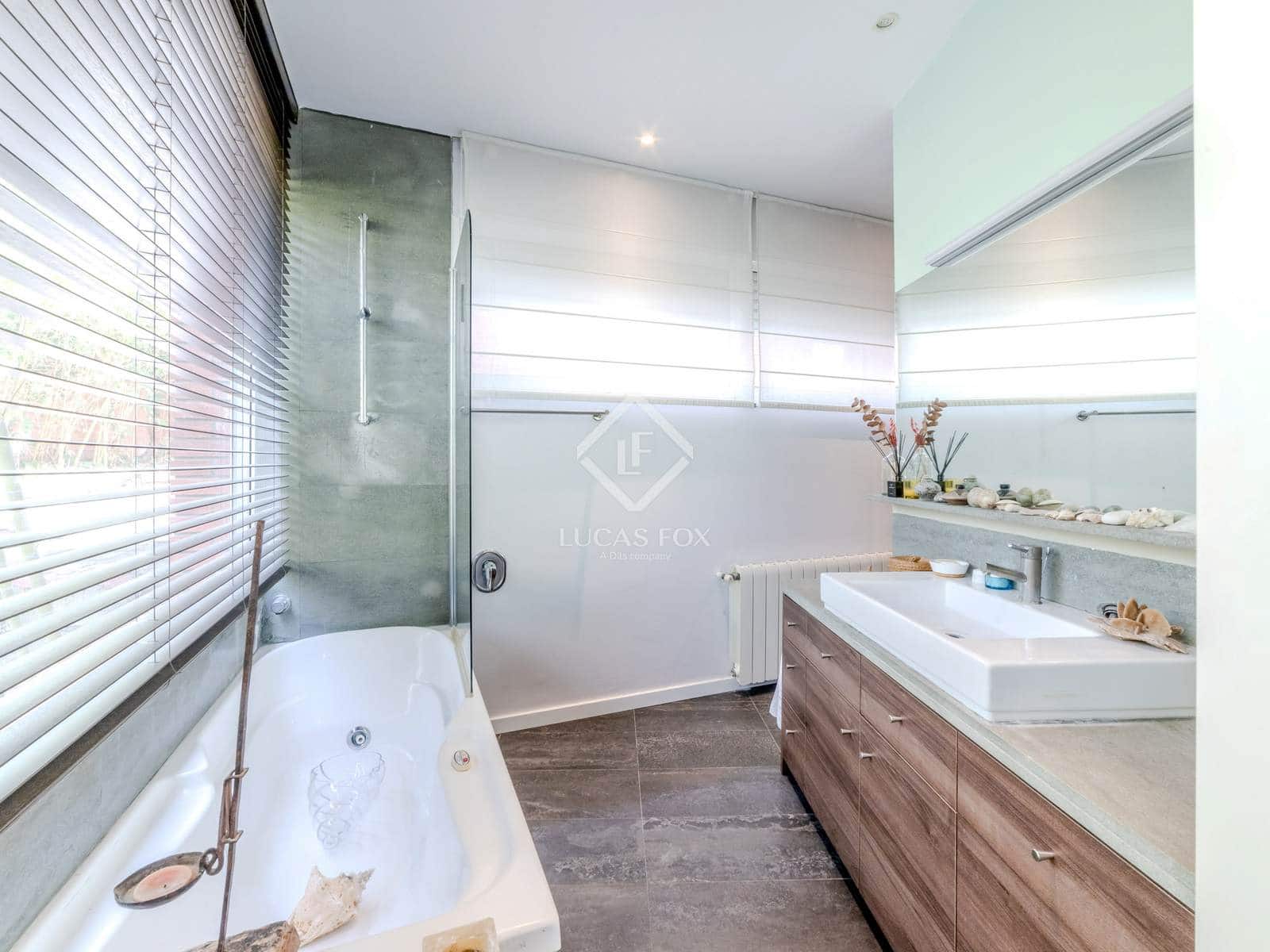 7 soveværelse Villa til salg i Sitges med swimmingpool garage - € 1.175.000 (Ref: 3026141)