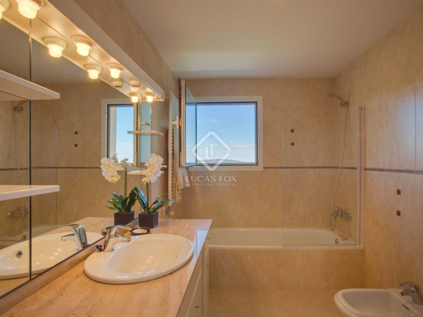 Chalet de 4 habitaciones en Platja d'Aro en venta con piscina garaje - 996.000 € (Ref: 3026151)