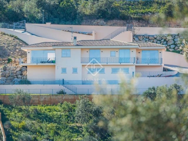 4 slaapkamer Villa te koop in Platja d'Aro, Castell-Platja d'Aro met zwembad garage - € 996.000 (Ref: 3026151)