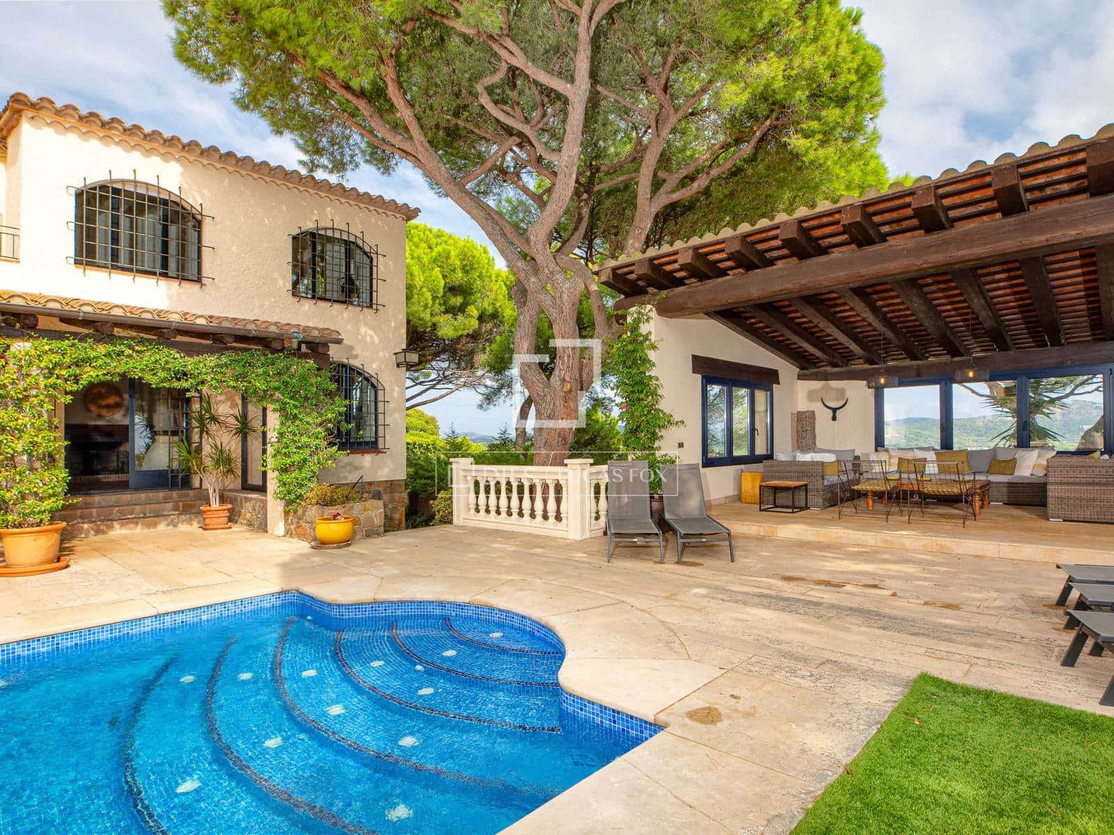 7 soverom Villa til salgs i Calella de Palafrugell med svømmebasseng garasje - € 2 590 000 (Ref: 3046227)