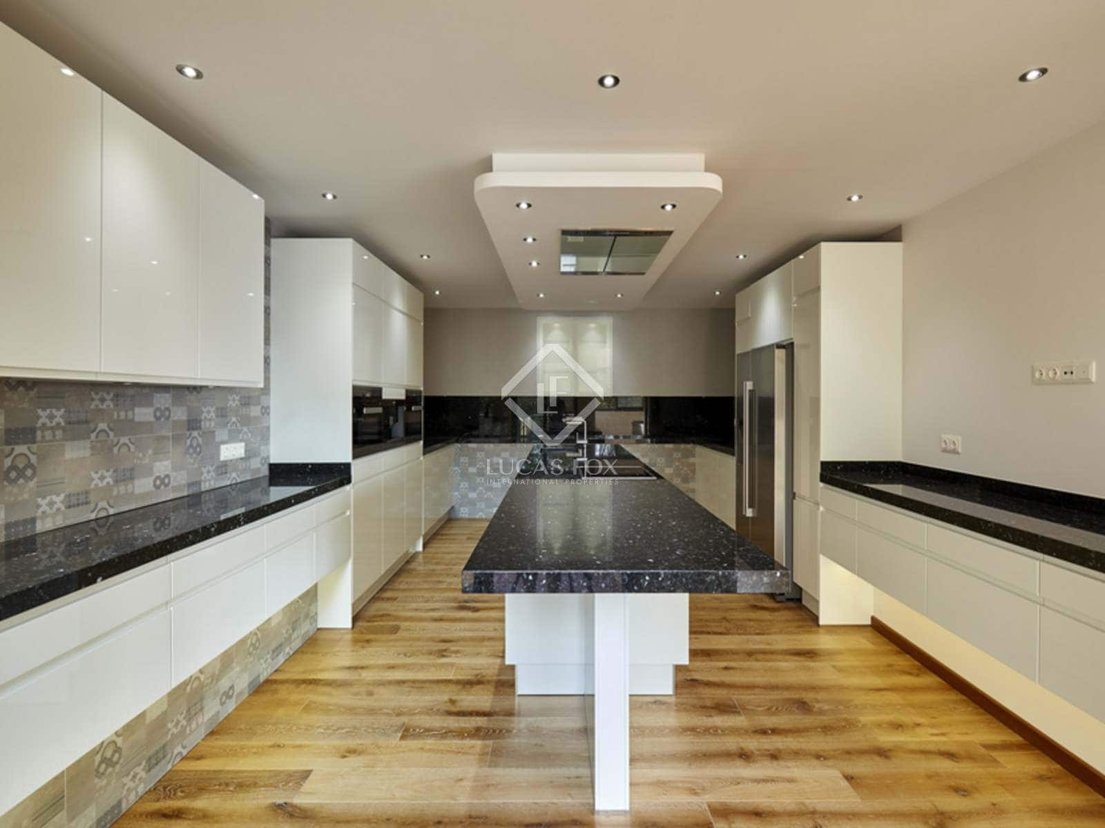 4 soveværelse Villa til salg i Lloret de Mar med swimmingpool garage - € 1.800.000 (Ref: 3195438)