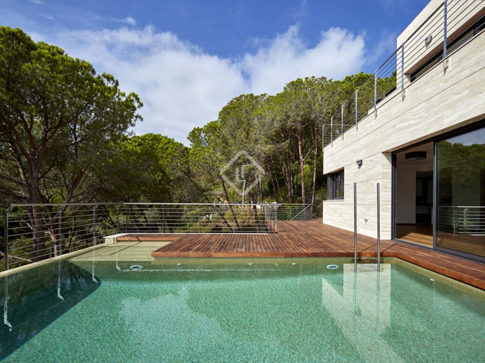 4 soveværelse Villa til salg i Lloret de Mar med swimmingpool garage - € 1.800.000 (Ref: 3195438)