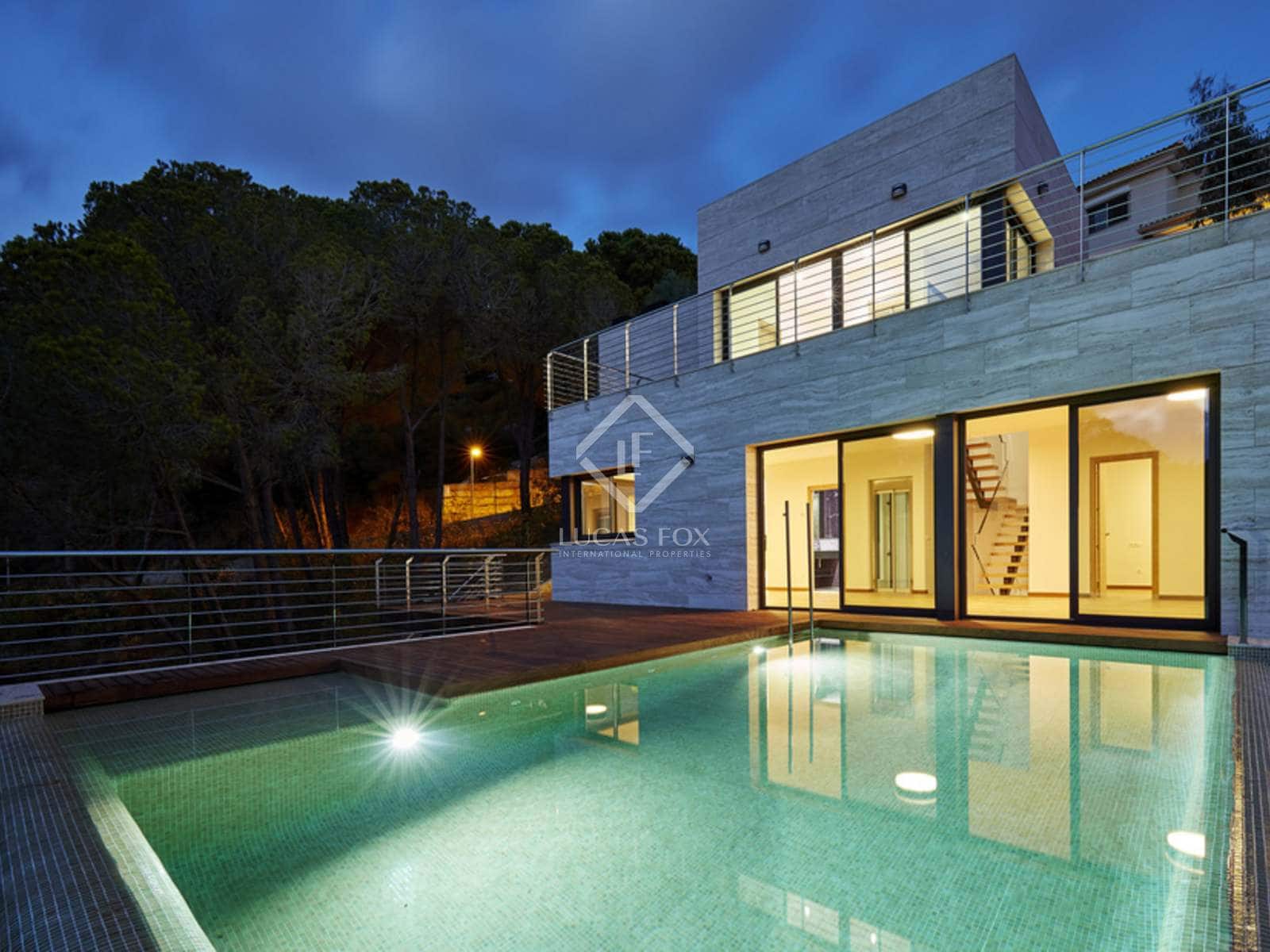 4 soveværelse Villa til salg i Lloret de Mar med swimmingpool garage - € 1.800.000 (Ref: 3195438)