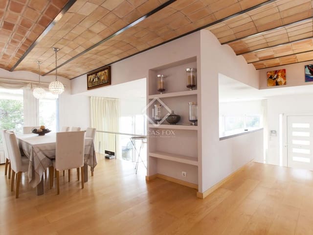 5 bedroom Villa for sale in Sitges with pool garage - € 2,550,000 (Ref: 3228621)