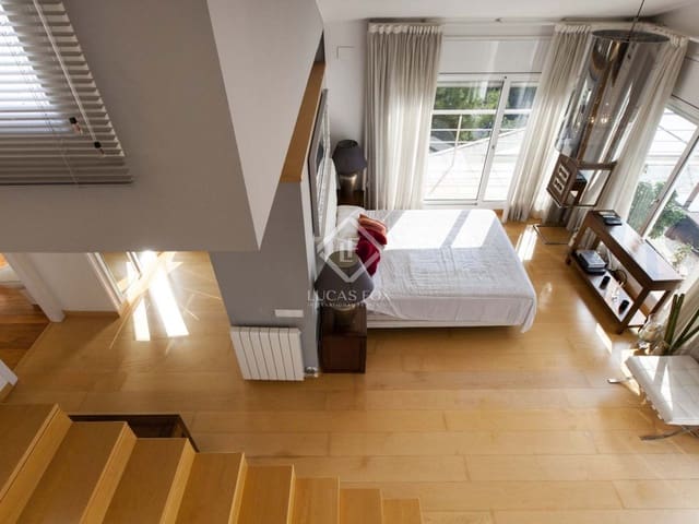 5 bedroom Villa for sale in Sitges with pool garage - € 2,550,000 (Ref: 3228621)