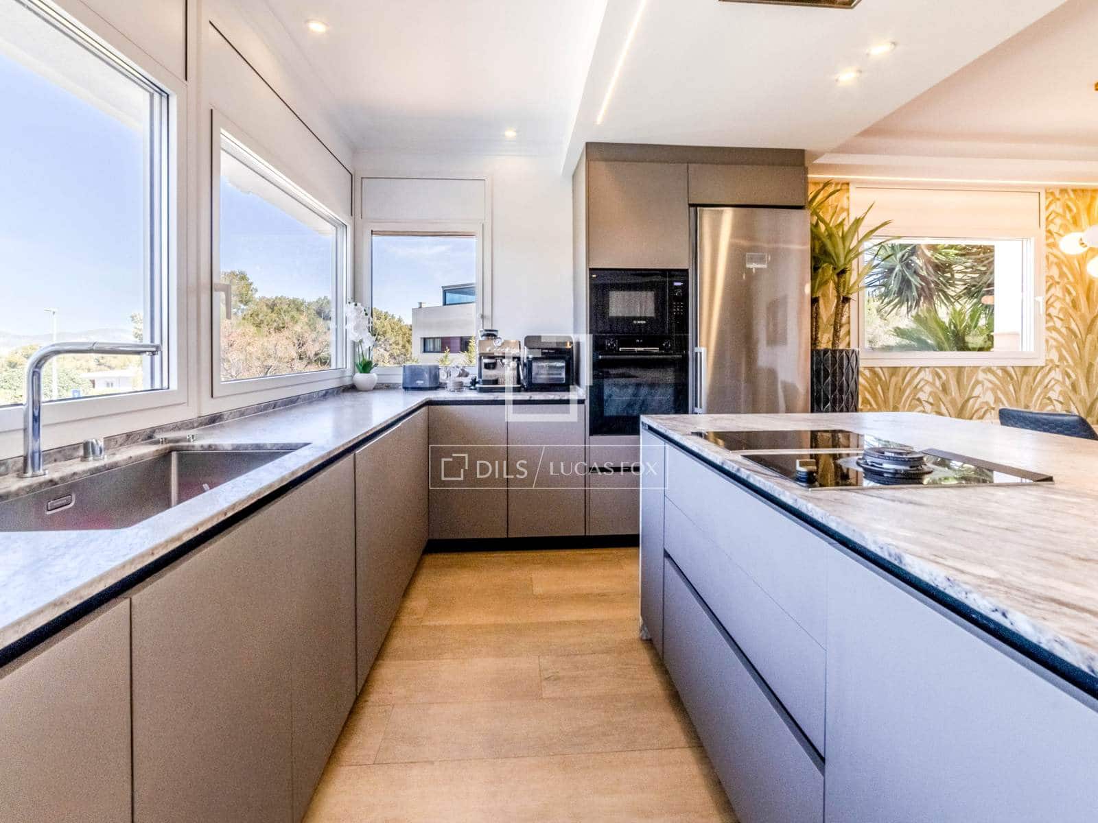 5 soveværelse Villa til salg i Sant Pere de Ribes med swimmingpool garage - € 998.000 (Ref: 3508925)