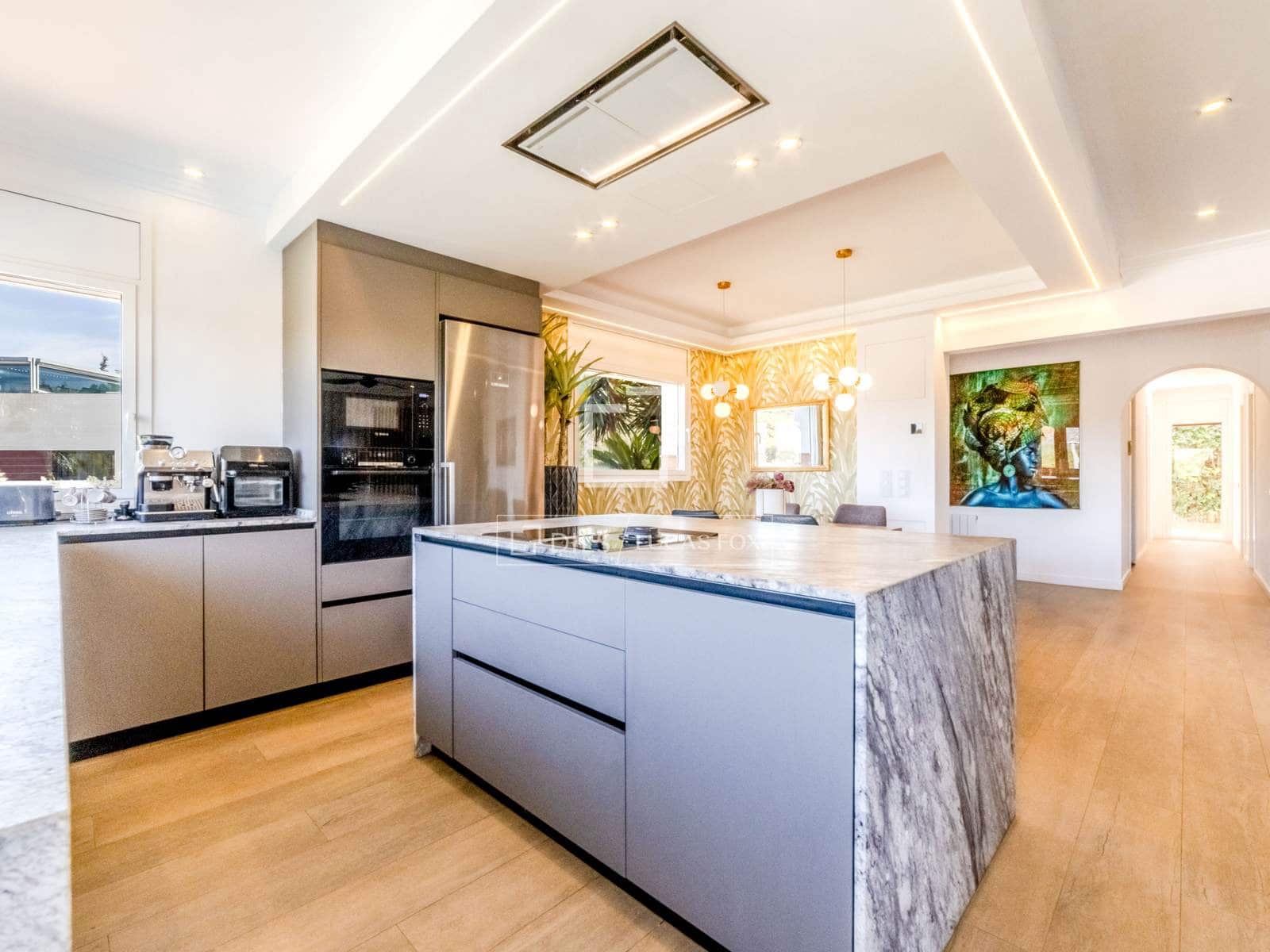 5 soveværelse Villa til salg i Sant Pere de Ribes med swimmingpool garage - € 998.000 (Ref: 3508925)