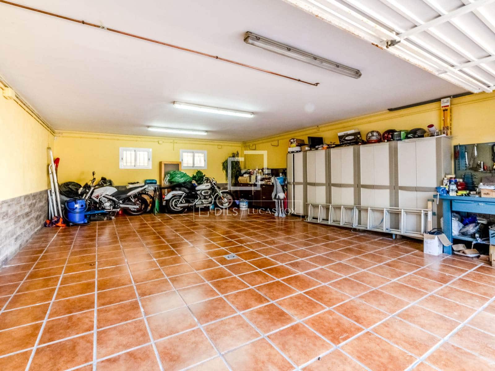 5 soveværelse Villa til salg i Sant Pere de Ribes med swimmingpool garage - € 998.000 (Ref: 3508925)