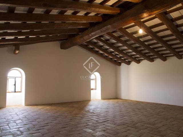 12 bedroom Finca/Country House for sale in Castellet i la Gornal with garage - € 2,200,000 (Ref: 3521323)