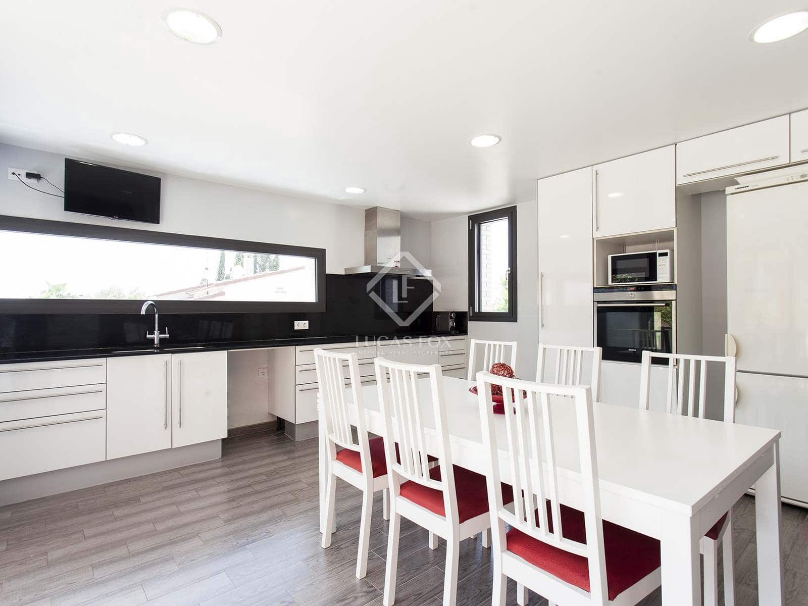 3 soveværelse Villa til salg i Talamanca med swimmingpool garage - € 1.000.000 (Ref: 3525713)