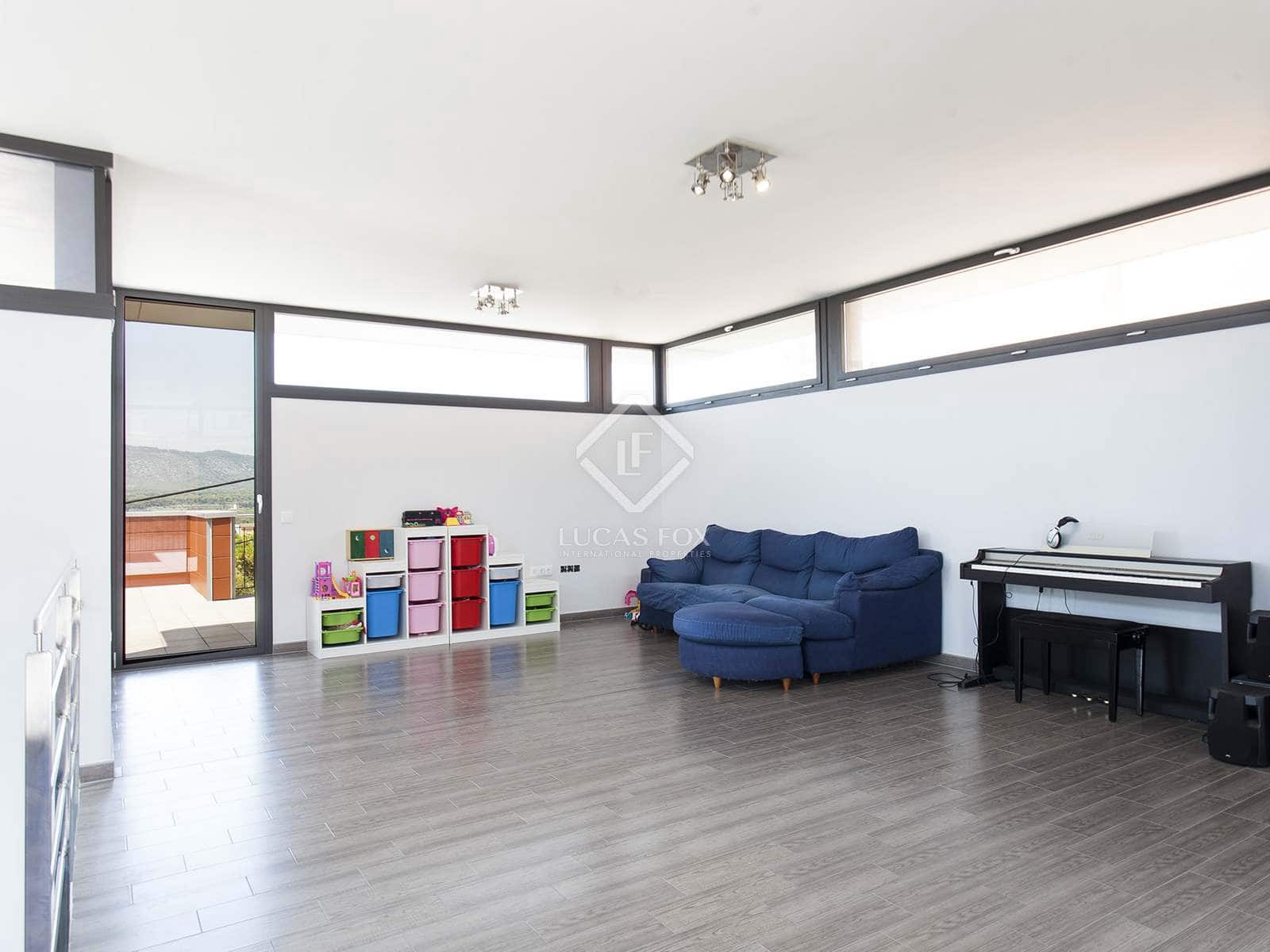 3 soveværelse Villa til salg i Talamanca med swimmingpool garage - € 1.000.000 (Ref: 3525713)