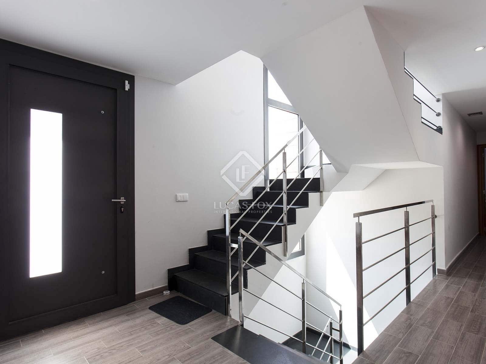 3 soveværelse Villa til salg i Talamanca med swimmingpool garage - € 1.000.000 (Ref: 3525713)