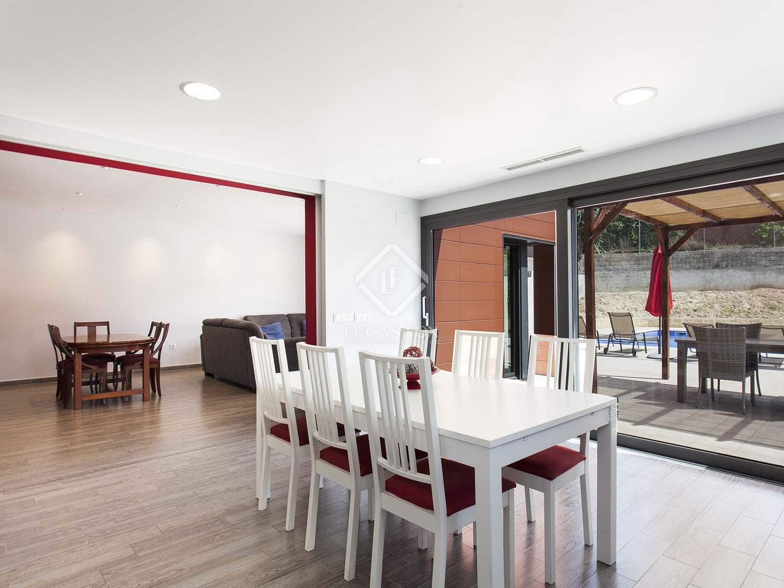 3 soveværelse Villa til salg i Talamanca med swimmingpool garage - € 1.000.000 (Ref: 3525713)