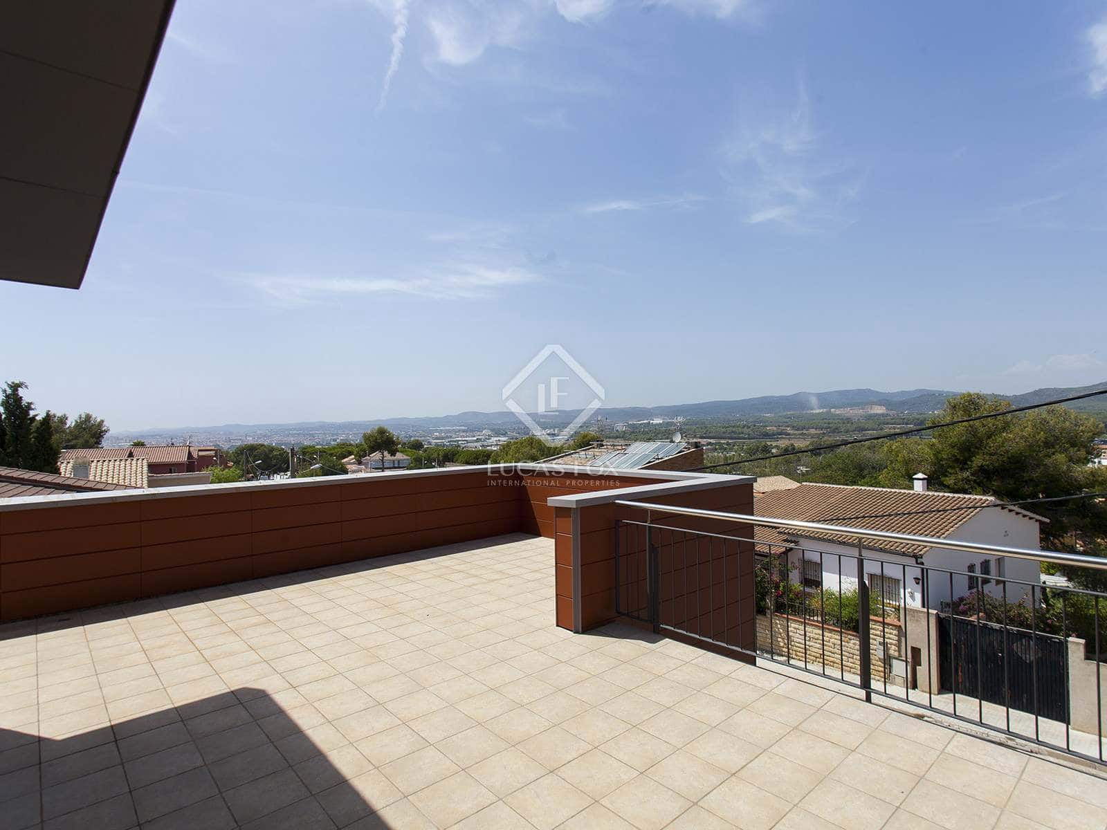 3 soveværelse Villa til salg i Talamanca med swimmingpool garage - € 1.000.000 (Ref: 3525713)