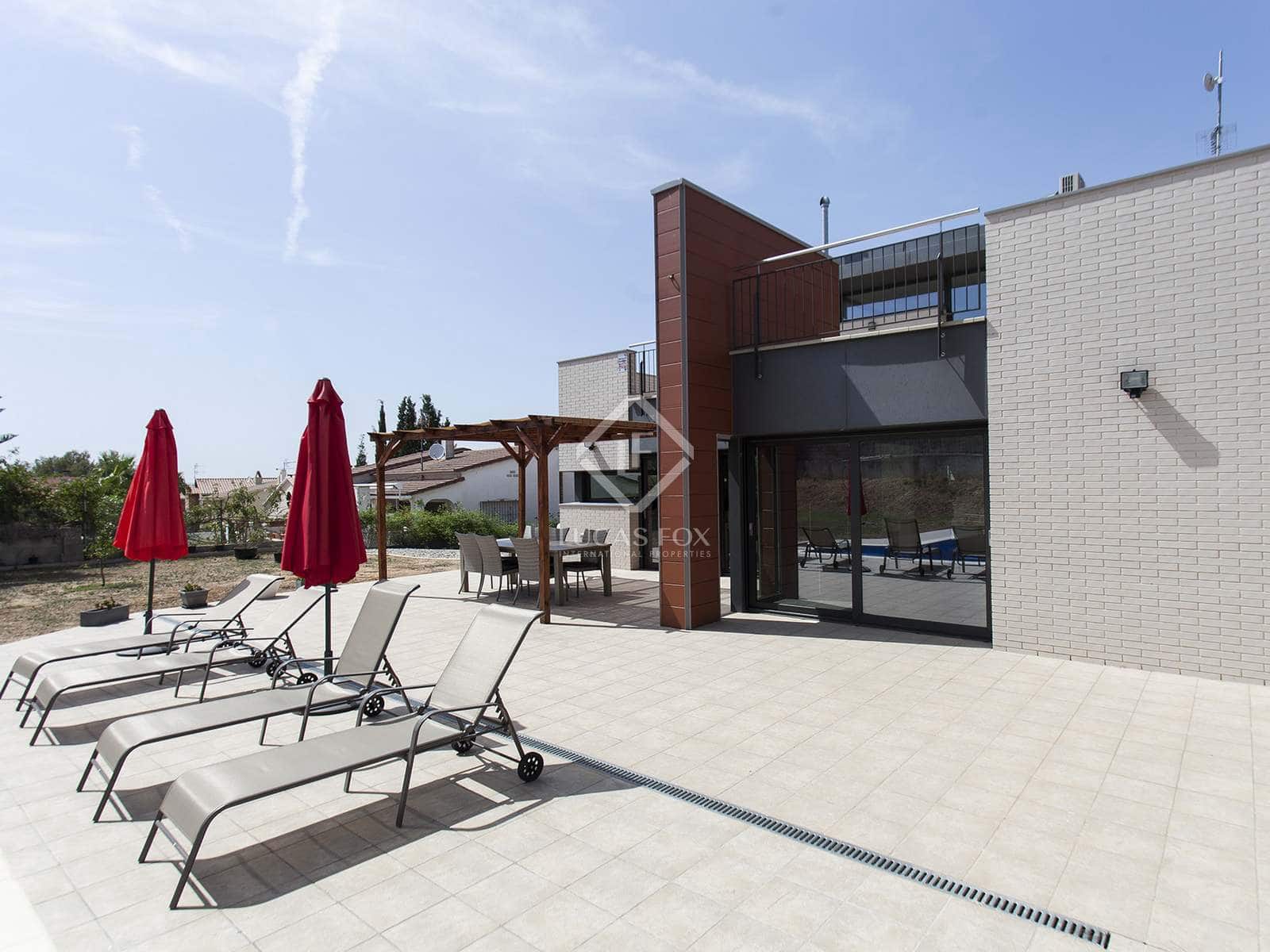 3 soveværelse Villa til salg i Talamanca med swimmingpool garage - € 1.000.000 (Ref: 3525713)