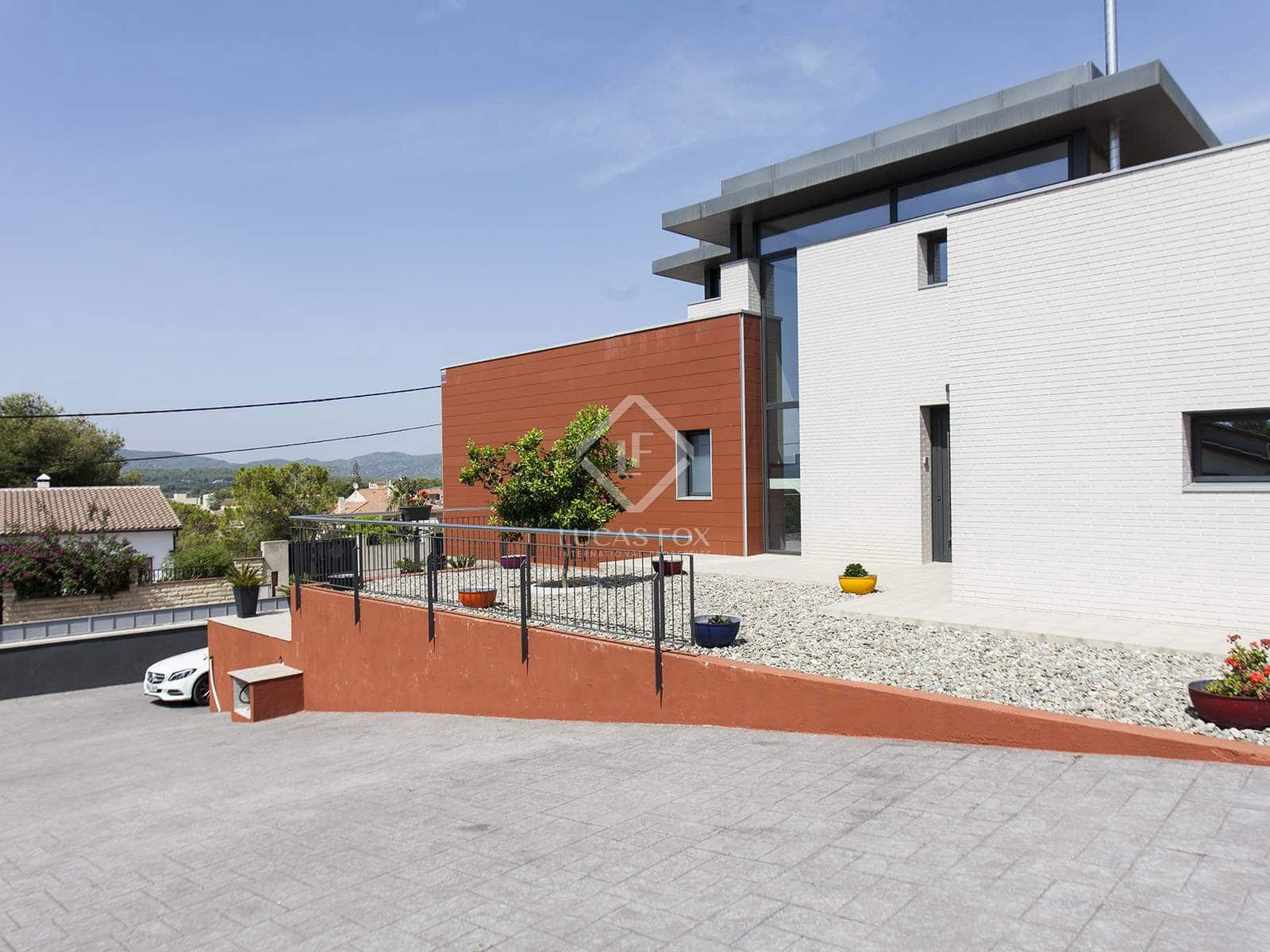 3 soveværelse Villa til salg i Talamanca med swimmingpool garage - € 1.000.000 (Ref: 3525713)