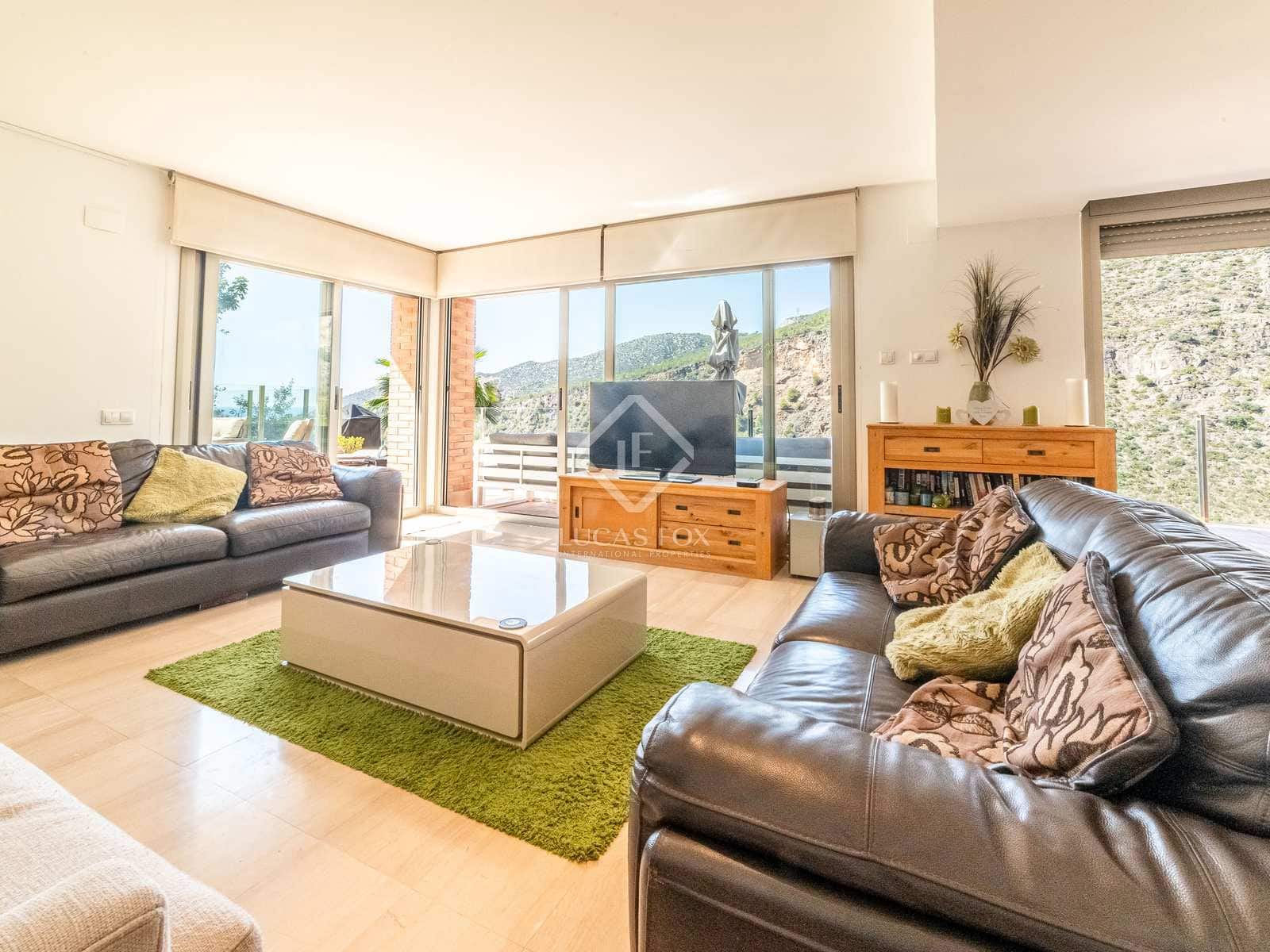 6 soveværelse Villa til salg i Sitges med swimmingpool garage - € 1.250.000 (Ref: 3853694)