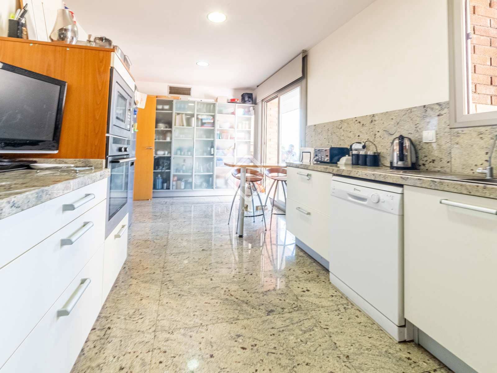 6 soveværelse Villa til salg i Sitges med swimmingpool garage - € 1.250.000 (Ref: 3853694)