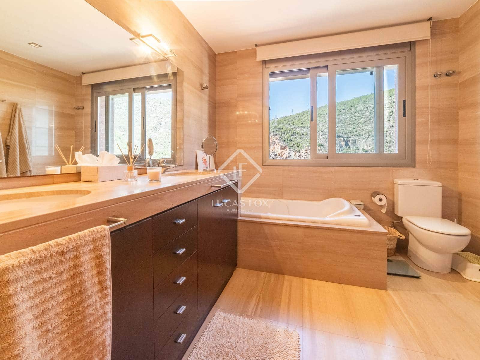 6 soveværelse Villa til salg i Sitges med swimmingpool garage - € 1.250.000 (Ref: 3853694)