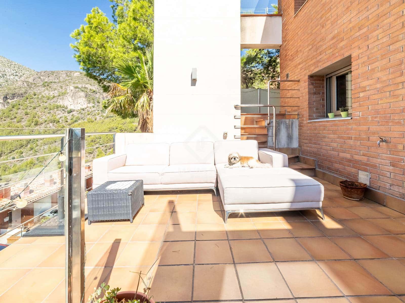 6 soveværelse Villa til salg i Sitges med swimmingpool garage - € 1.250.000 (Ref: 3853694)