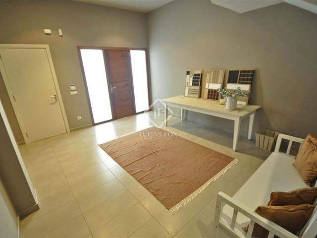 4 Zimmer Villa zu verkaufen in Lloret de Mar mit Pool Garage - 1.650.000 € (Ref: 3885791)