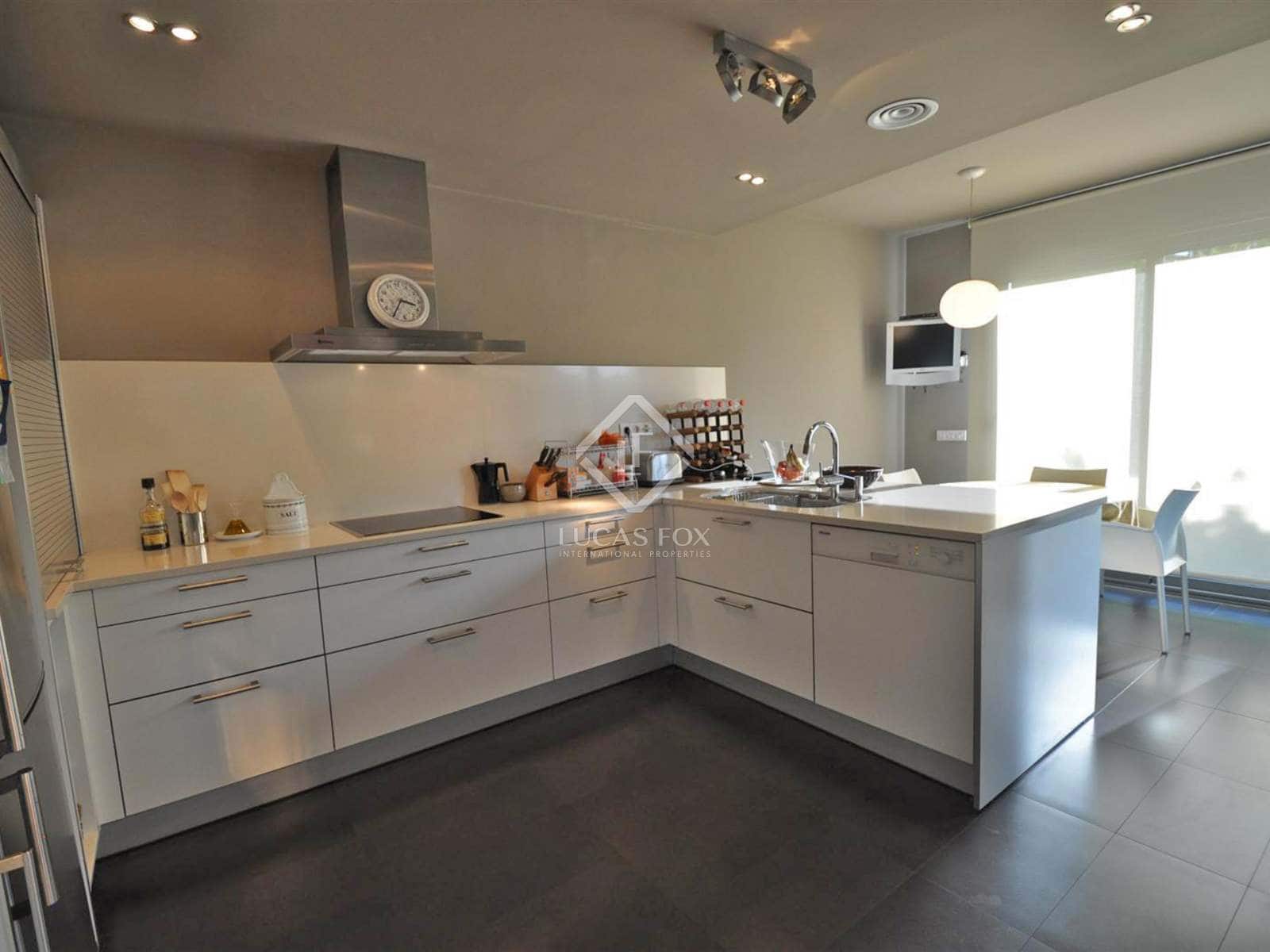 4 Zimmer Villa zu verkaufen in Lloret de Mar mit Pool Garage - 1.650.000 € (Ref: 3885791)