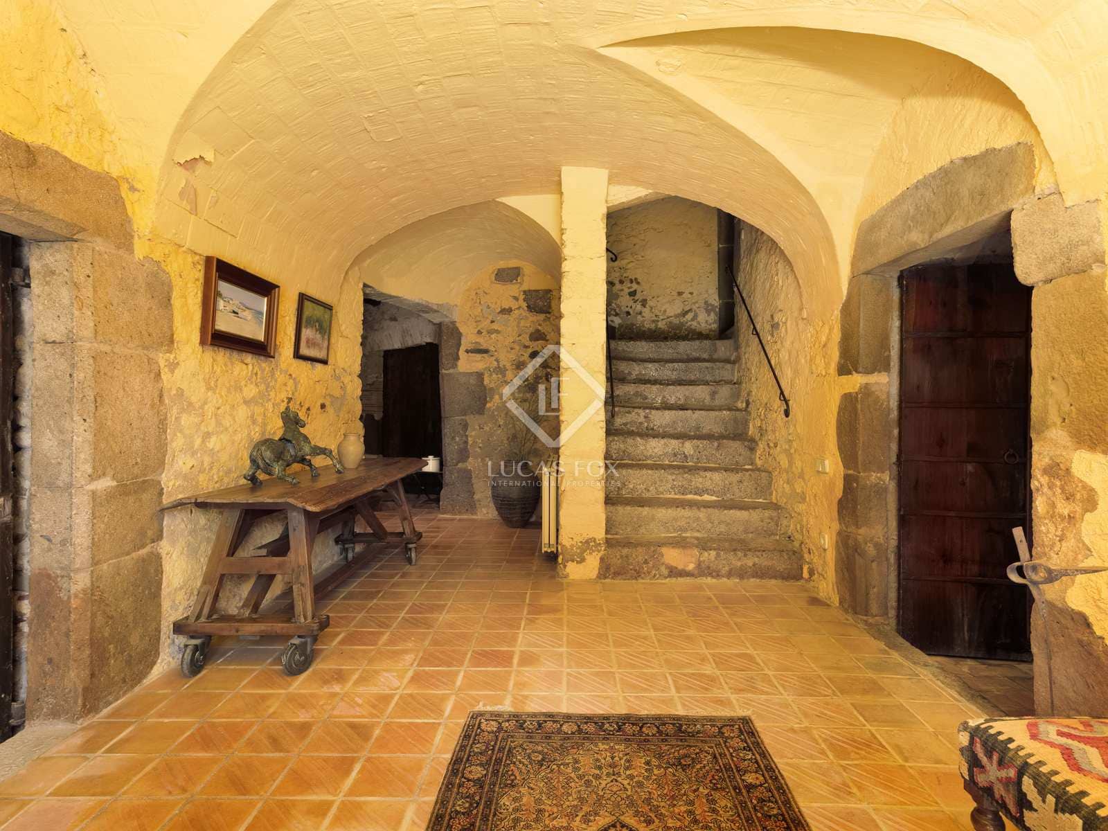 5 bedroom Finca/Country House for sale in Sant Mori with pool garage - € 1,065,000 (Ref: 3885793)