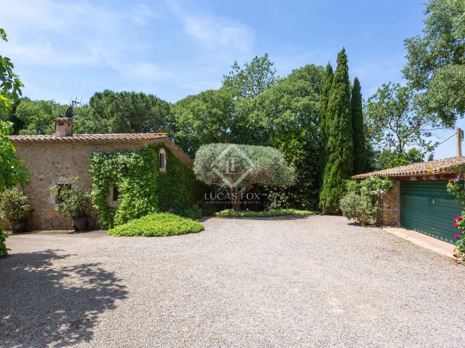 5 bedroom Finca/Country House for sale in Sant Mori with pool garage - € 1,065,000 (Ref: 3885793)
