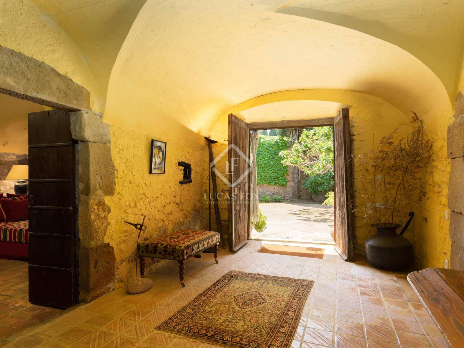 5 bedroom Finca/Country House for sale in Sant Mori with pool garage - € 1,065,000 (Ref: 3885793)