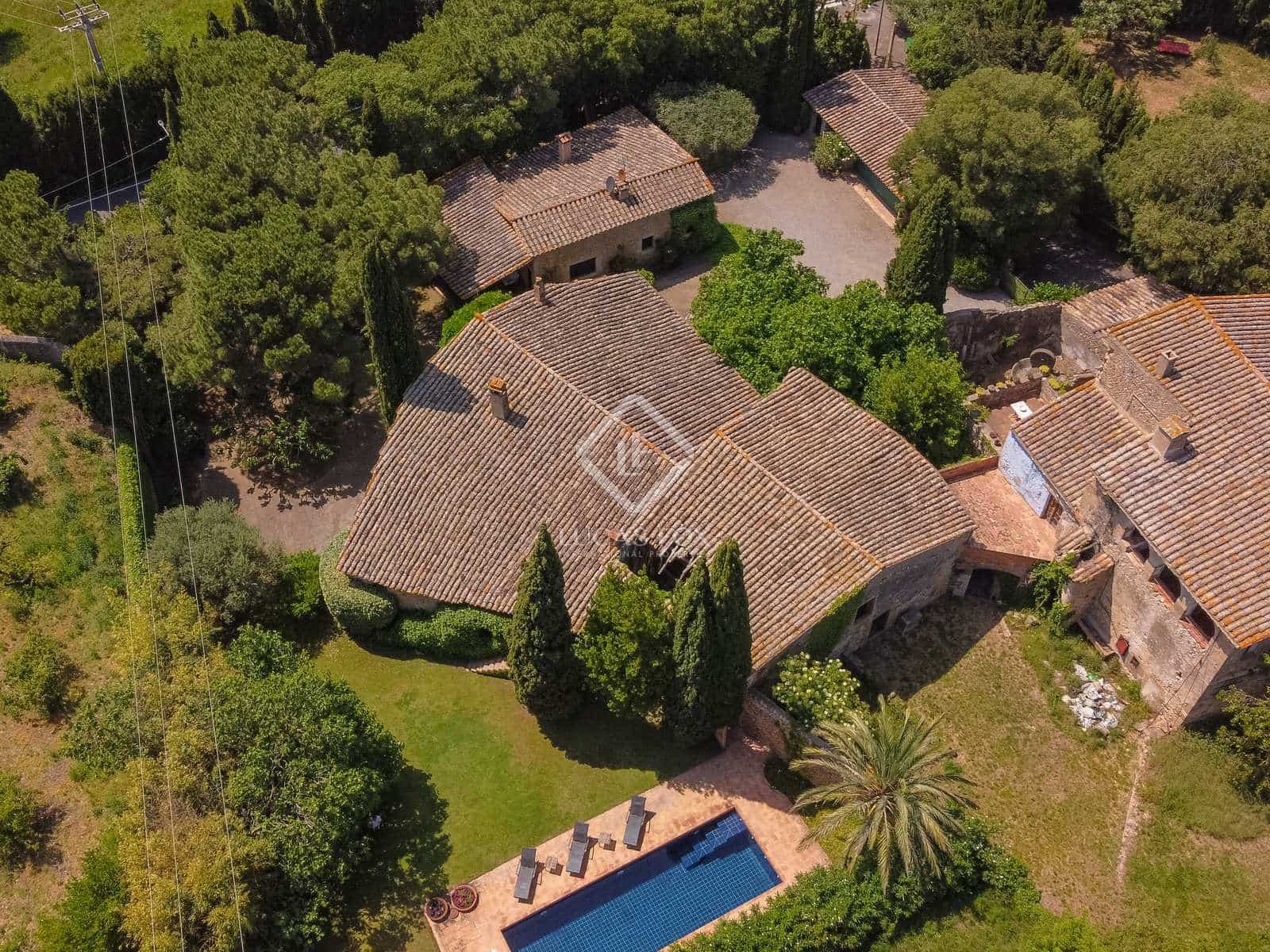 5 bedroom Finca/Country House for sale in Sant Mori with pool garage - € 1,065,000 (Ref: 3885793)