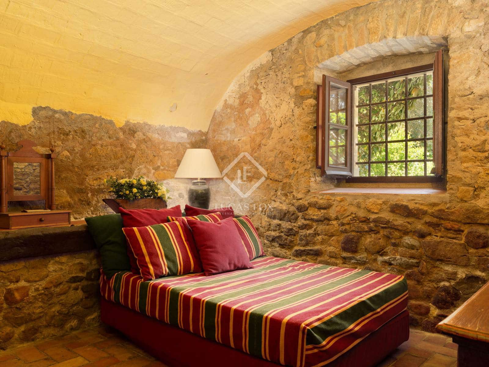 5 bedroom Finca/Country House for sale in Sant Mori with pool garage - € 1,065,000 (Ref: 3885793)