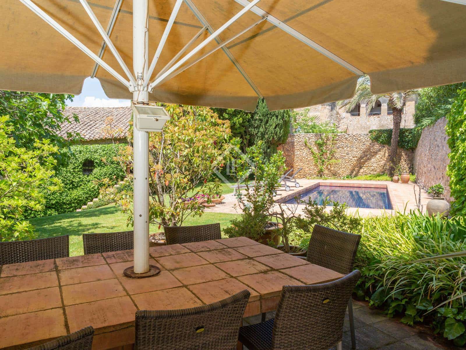 5 bedroom Finca/Country House for sale in Sant Mori with pool garage - € 1,065,000 (Ref: 3885793)