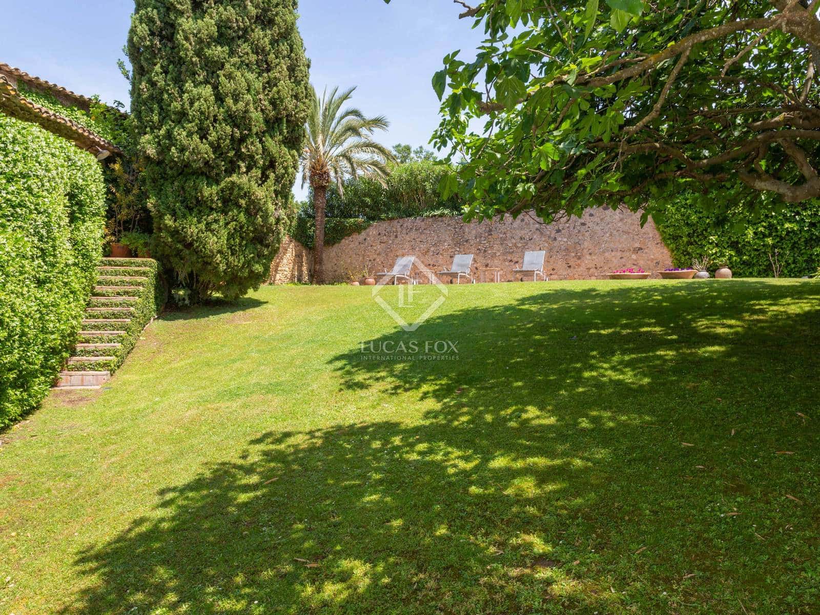 5 bedroom Finca/Country House for sale in Sant Mori with pool garage - € 1,065,000 (Ref: 3885793)