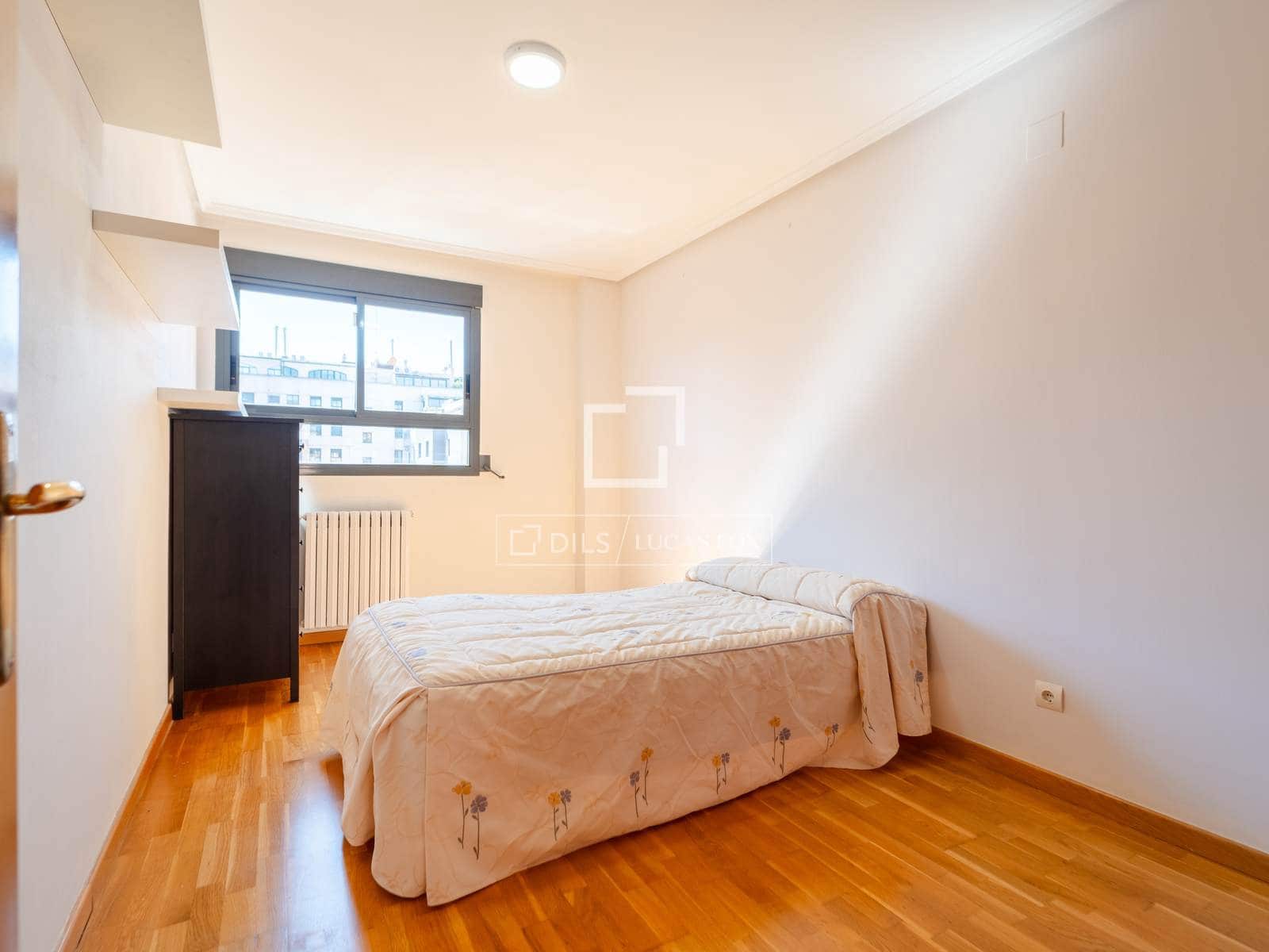 4 soverom Leilighet til salgs i Valencia by med svømmebasseng garasje - € 730 000 (Ref: 3988041)