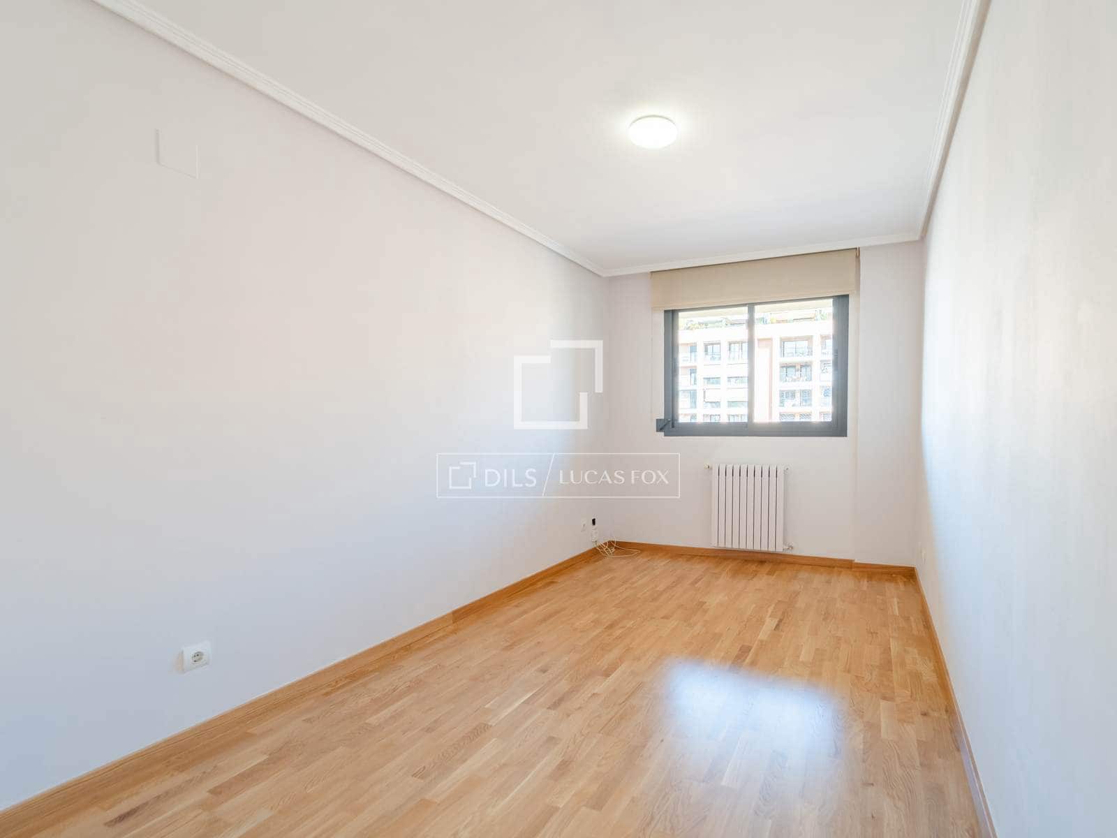 4 soverom Leilighet til salgs i Valencia by med svømmebasseng garasje - € 730 000 (Ref: 3988041)