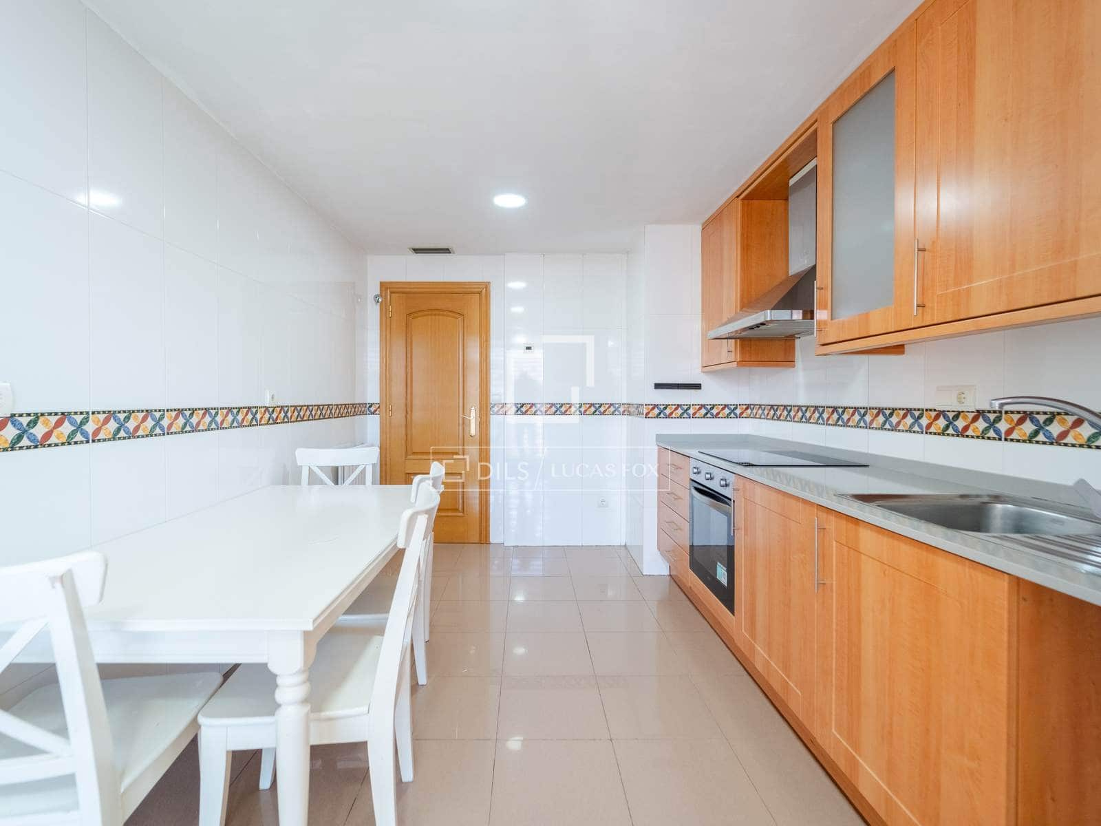 4 soverom Leilighet til salgs i Valencia by med svømmebasseng garasje - € 730 000 (Ref: 3988041)