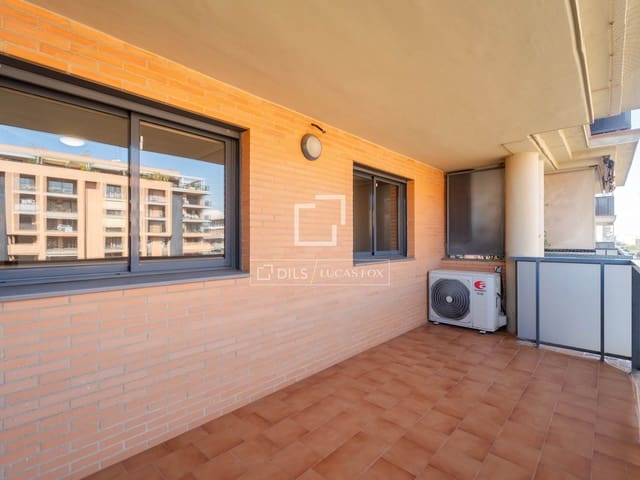 4 soverom Leilighet til salgs i Valencia by med svømmebasseng garasje - € 730 000 (Ref: 3988041)