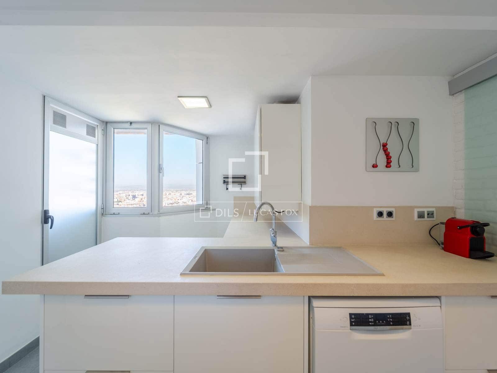 3 quarto Apartamento para arrendar em Valencia cidade com piscina garagem - 2 800 € (Ref: 4041792)